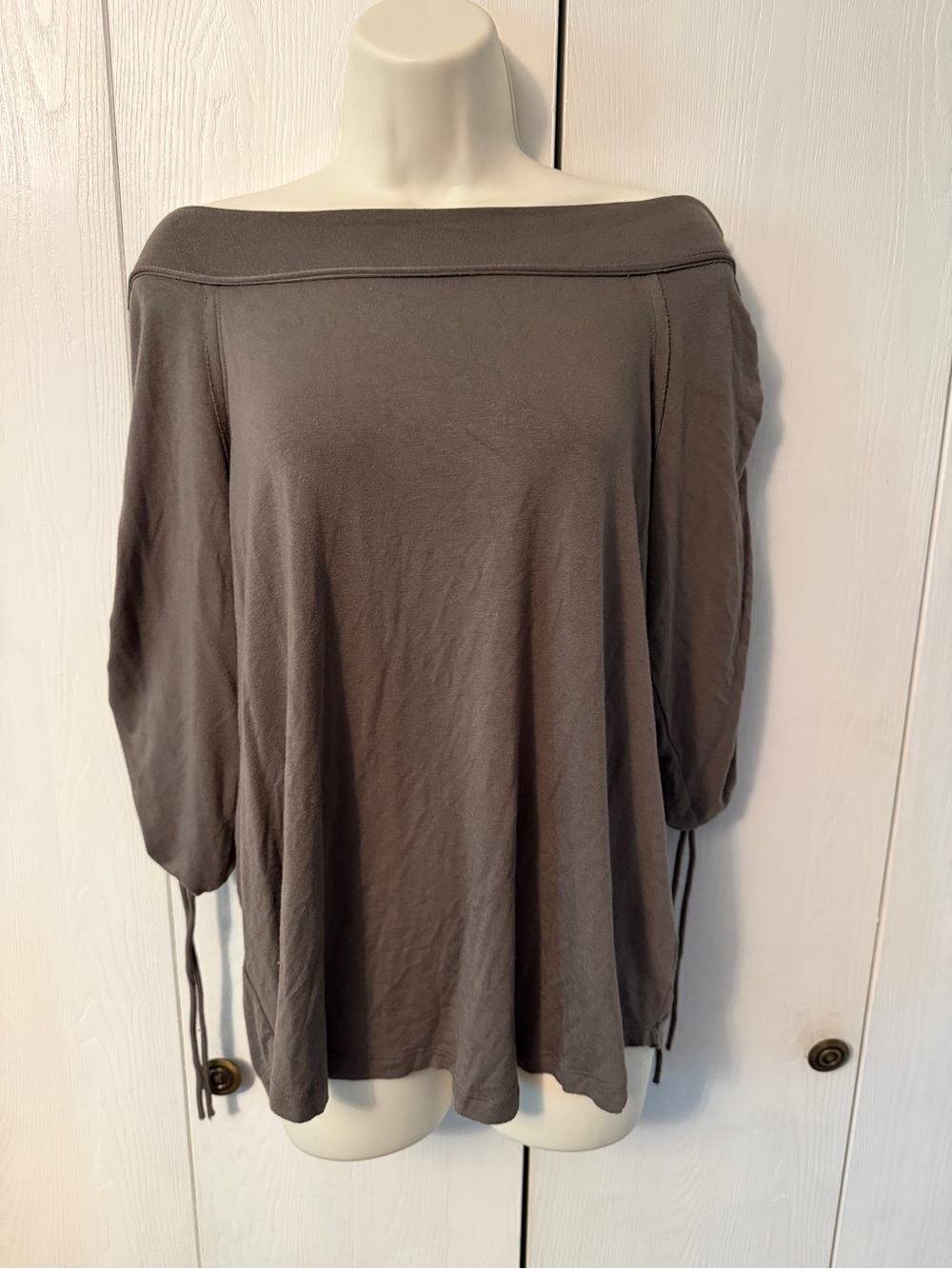 Off-Shoulder Relaxed Women’s Top